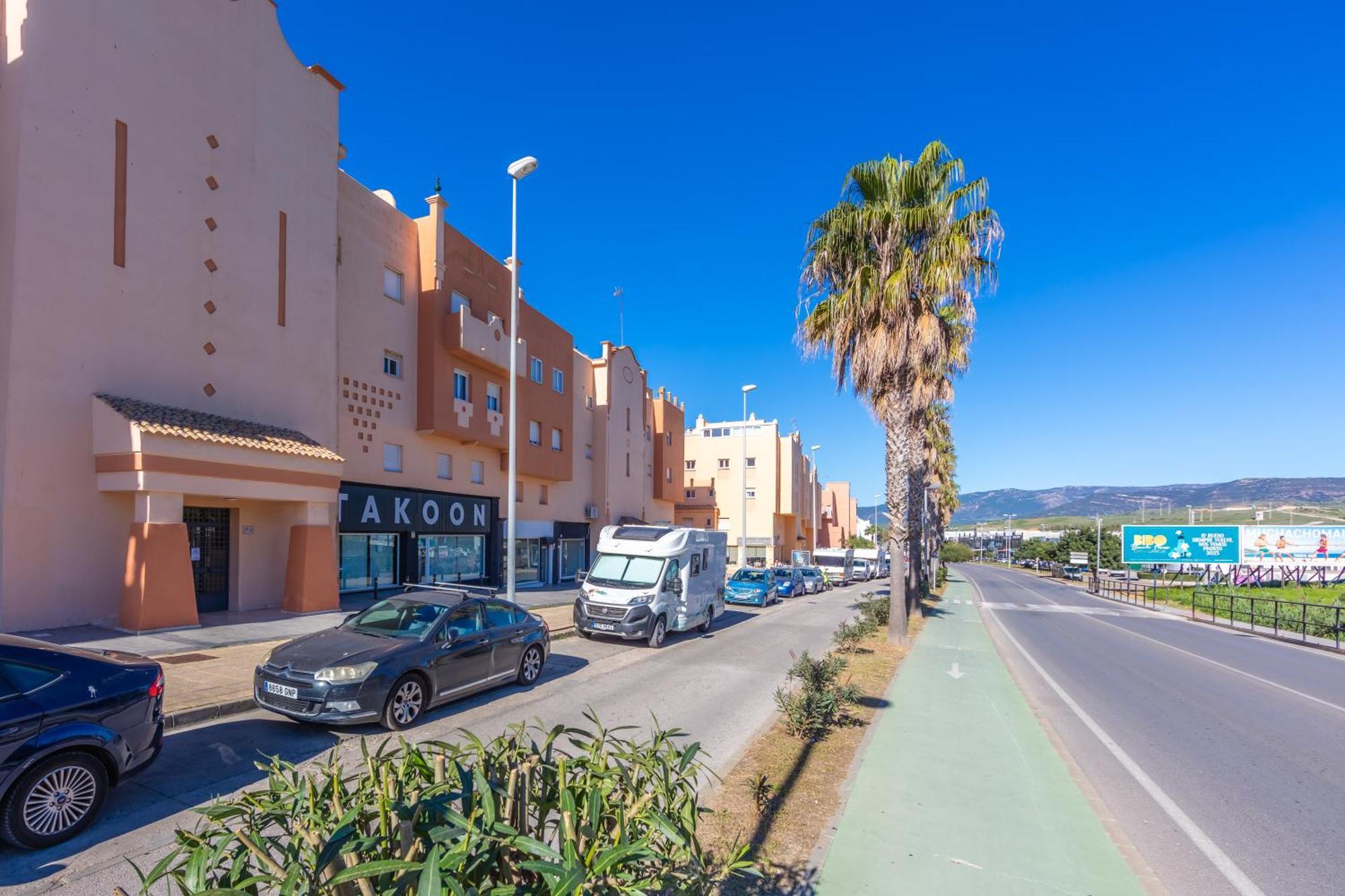 Surf Apartment - Wifi - Parking - Swimming Pool - Patio - Garden Tarifa Exterior foto